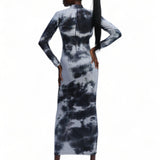 Cute-Saint Apa Dress with a sleek zip opening at the back