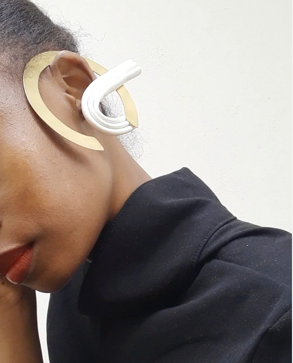XITA Orbit White and Gold Ear Cuff