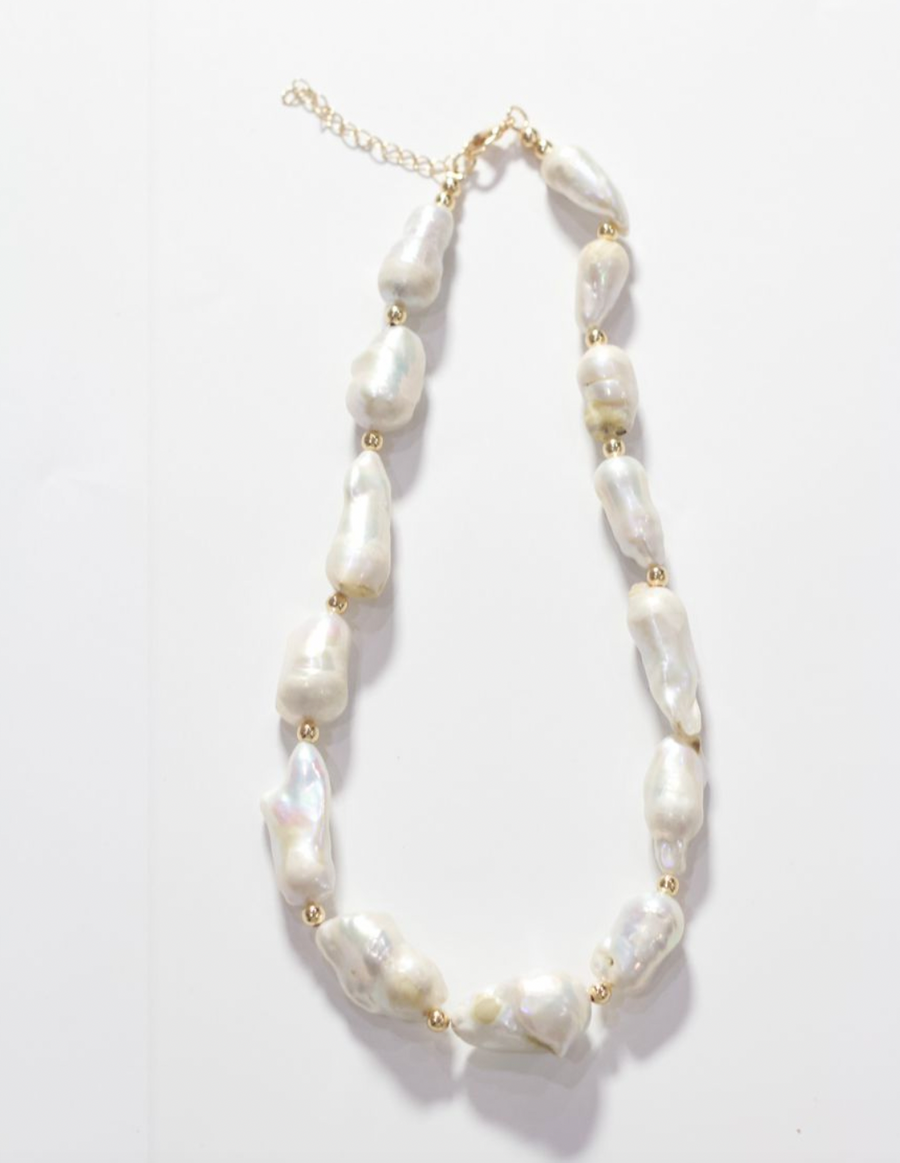 Mairachamp ARA Pearl Necklace with Gold Accents