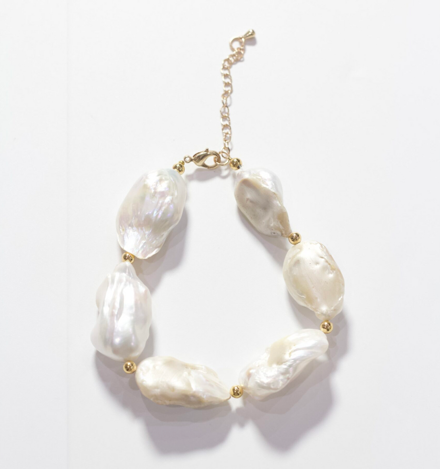 Mairachamp EWA CHUNKY Pearl Bracelet with Gold Detail