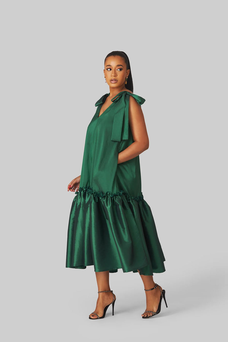 M.O.T Yinx dress, Loose midi dress with a deep V neckline and Tie details