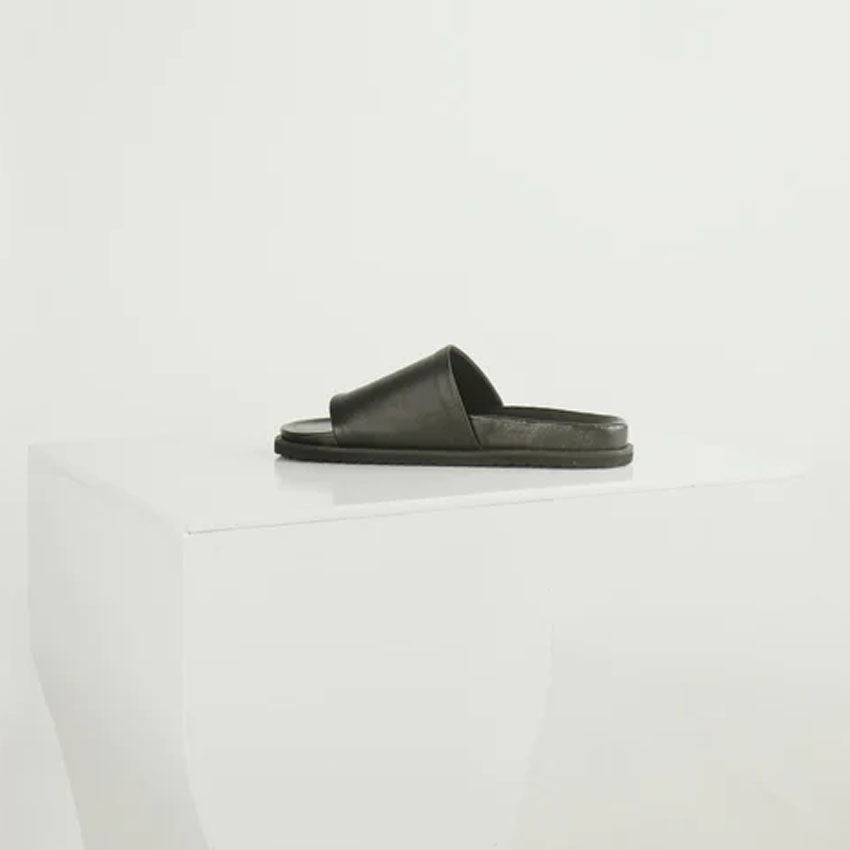 Abe Leather Slippers - Black